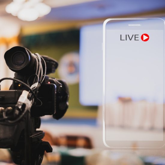 Transmisión de vídeo en directo qué es, cómo hacerlo y casos de uso